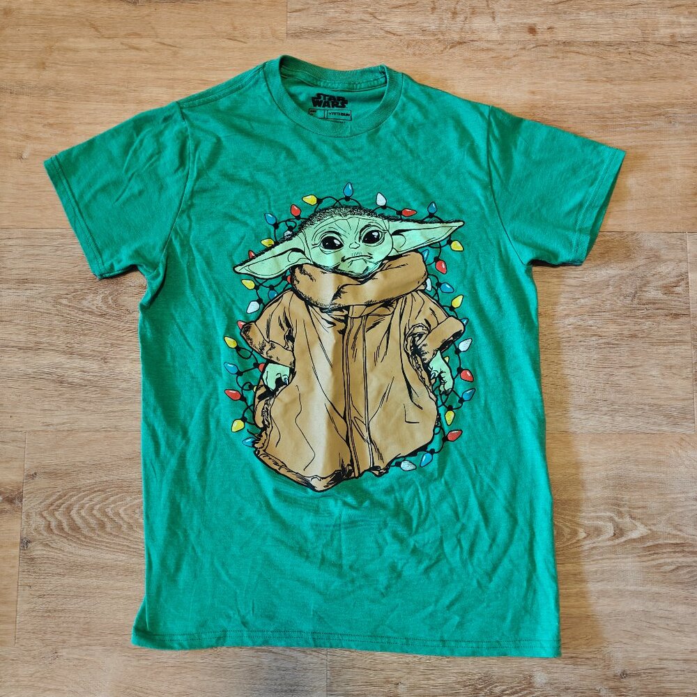 Baby Yoda - Star Wars Grogu Christmas T-Shirt – Small – Mandalorian Holiday Tee